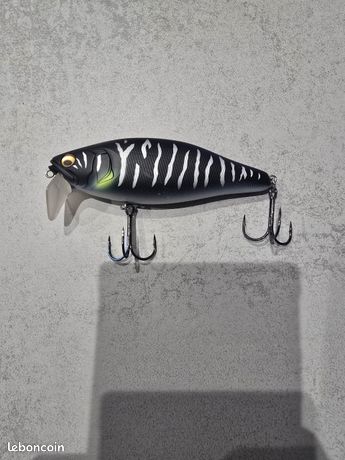 Leurre Megabass Great Hunting 110 - Flottant, Frozen Black PT (9702) - 13.5g, 110.5mm, Cliquet