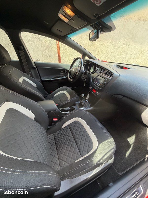 Kia Ceed 1.6 CRDi 136cv GT Line (image 5)