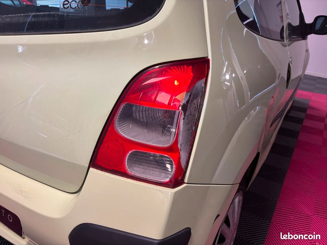 RENAULT TWINGO II 1.2 60 eco2 (image 23)