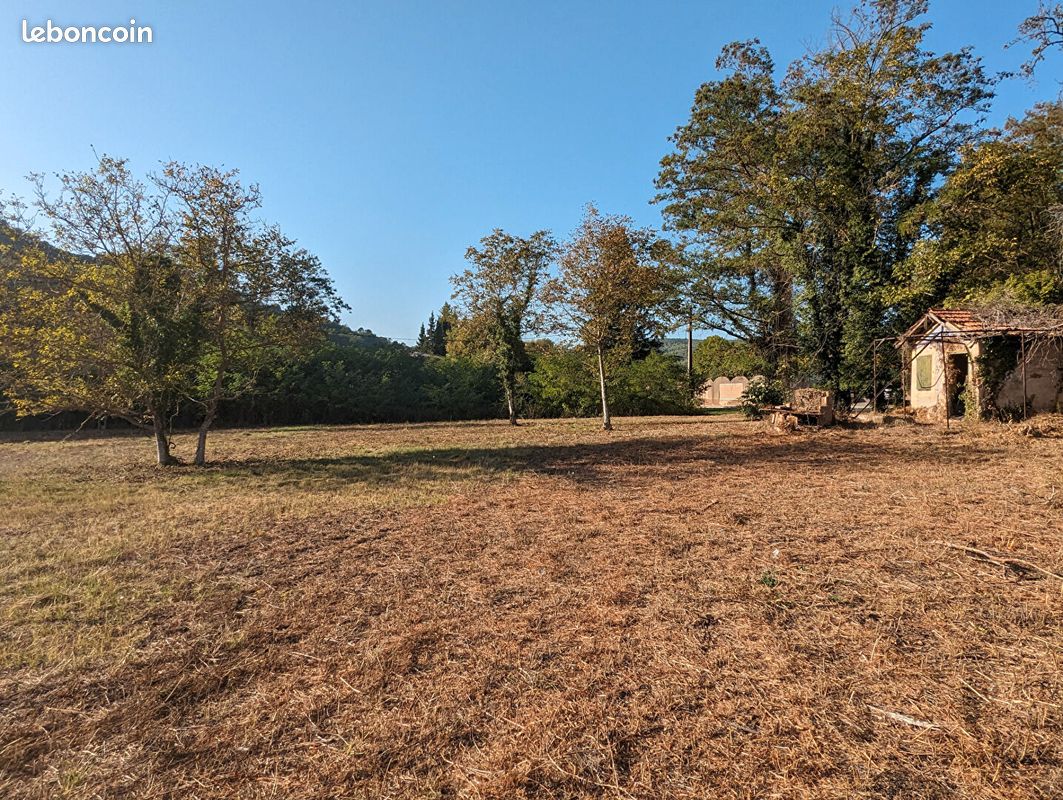 Terrain 3773 m² · à Salernes · 3 773 m² · 325 000 €