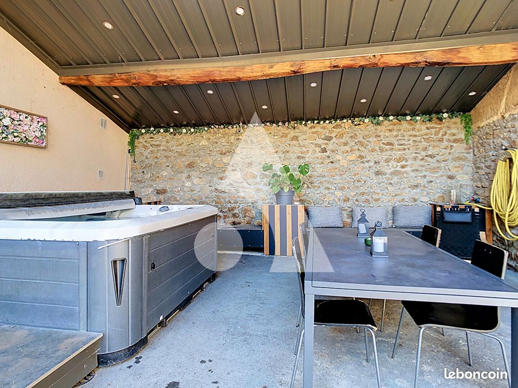 Maison 6 pièces 164 m² · à Saint-Denis-sur-Coise · 164 m² · 449 000 €