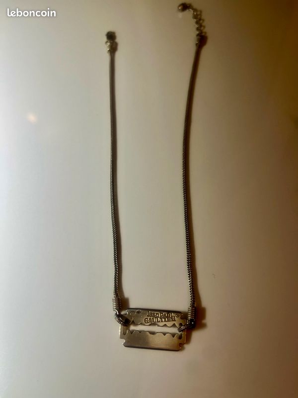 Chaîne Et Pendentif Lame De Rasoir Jean Paul Gaultier - Argent 925 - Occasion