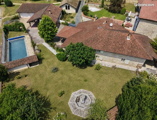 Maison 6 pièces 256 m²