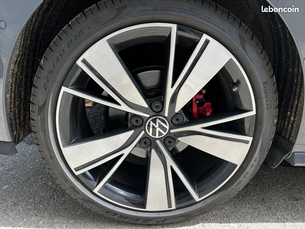VOLKSWAGEN GOLF 2.0 TDI 200 SCR GTD DSG BVA- TOIT OUVRANT PANORAMIQUE / SUIVI 100% VW / GARANTIE 12 mois (image 24)
