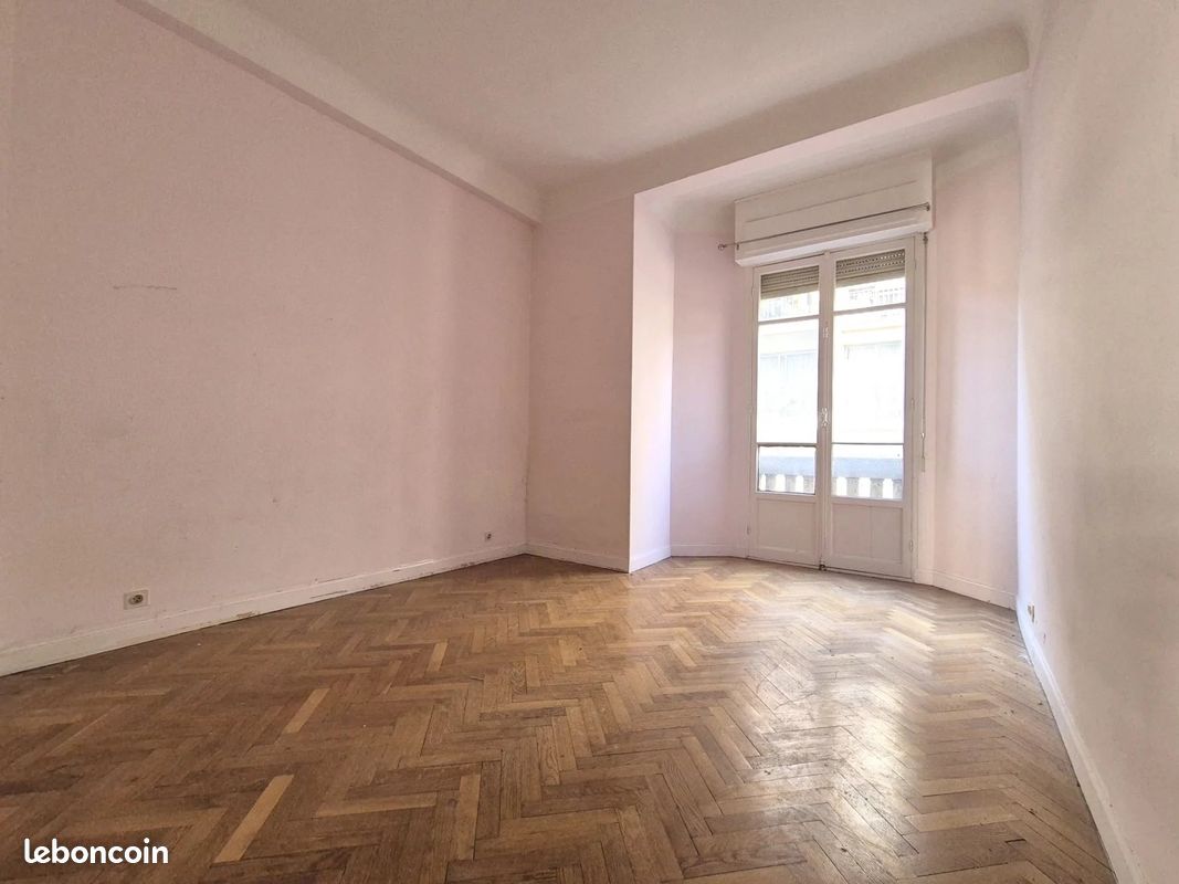 Appartement 5 pièces 25 m² · à Nice · 25 m² · 145 000 €