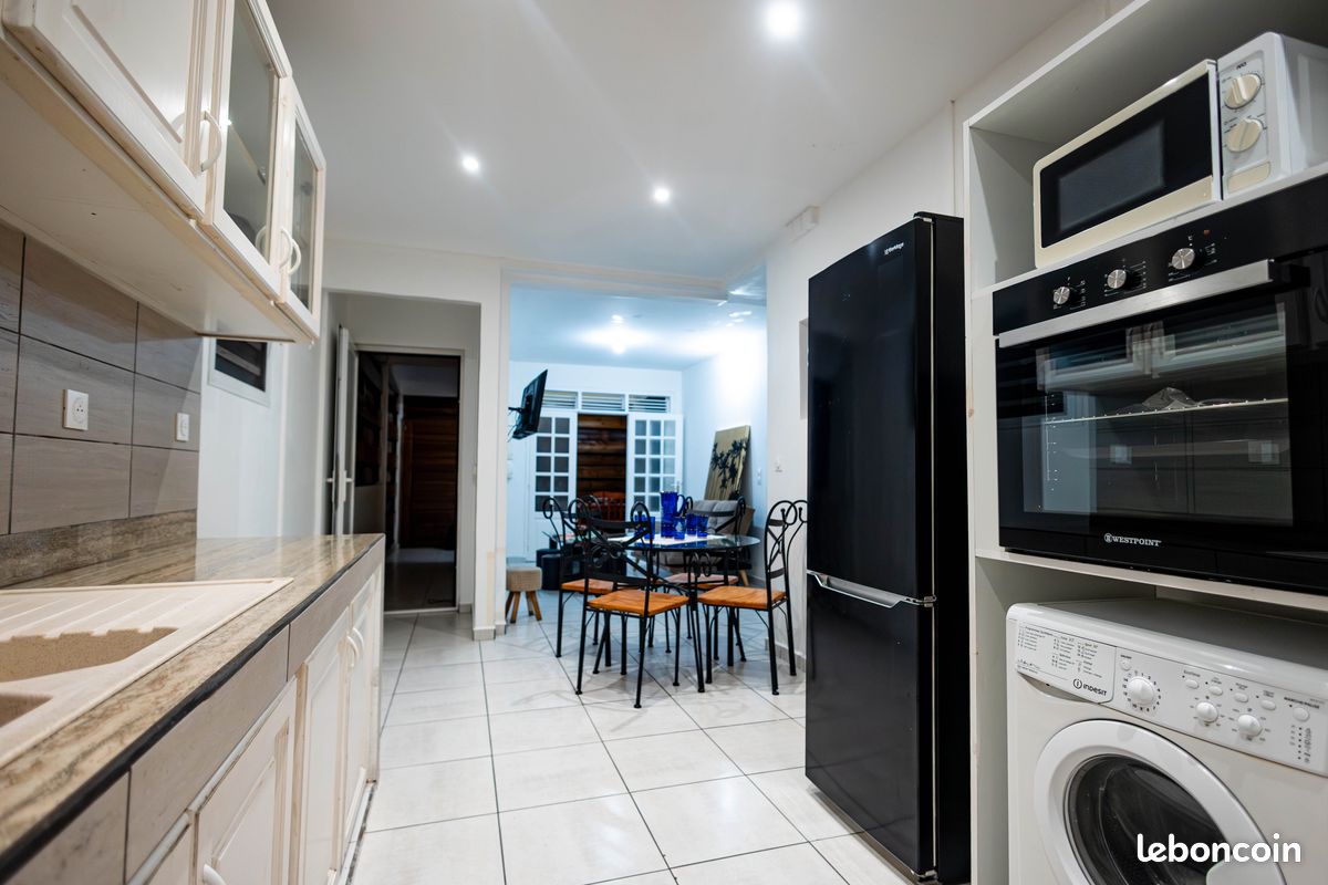 Appartement 3 pièces 70 m² · à Baie-Mahault · 70 m² · 1 250 €/mois