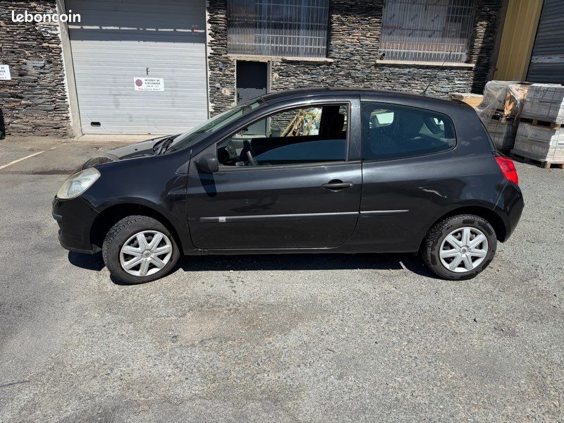 Clio3 (image 1)