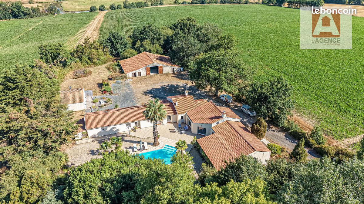 Maison 6 pièces 265 m² · à Saint-Maixent-sur-Vie · 265 m² · 657 900 €