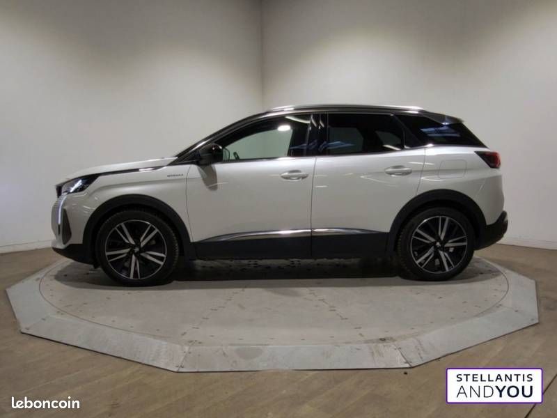 Peugeot 3008 Hybrid4 300 e-EAT8 GT Pack (image 2)