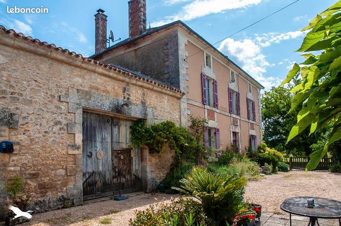 Maison 9 pièces 331 m²