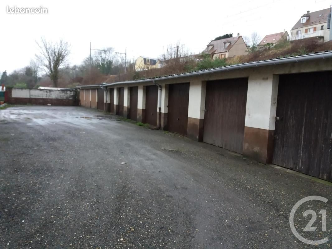 Parking 10 m² · à Corbeil-Essonnes · 10 m² · 98 €/mois
