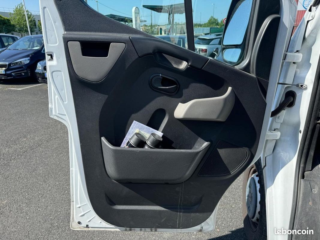 RENAULT MASTER Grand Confort F3500 L2H2 2.3 Energy dCi - 170 III FOURGON Traction PHASE 2 Garantie 6 mois (image 25)