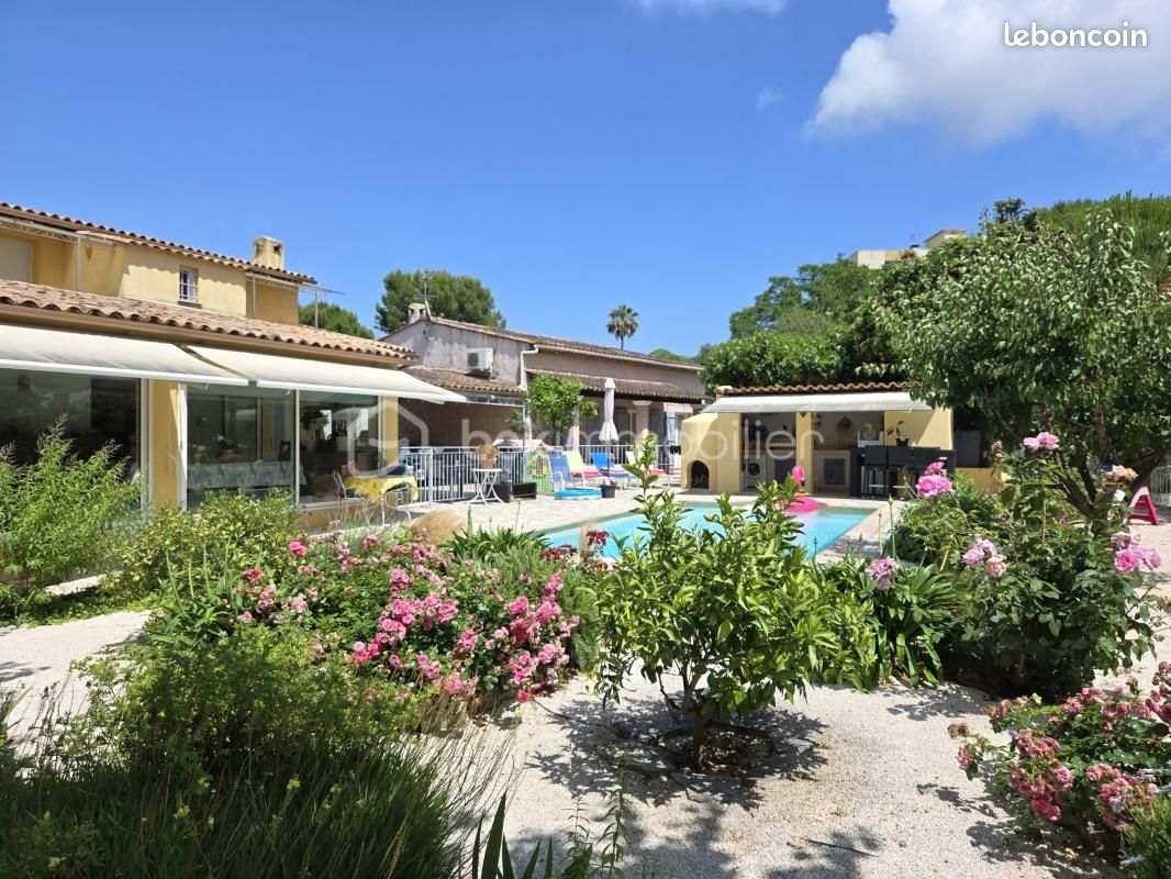 Maison 8 pièces 310 m² · à Antibes · 310 m² · 1 552 500 €