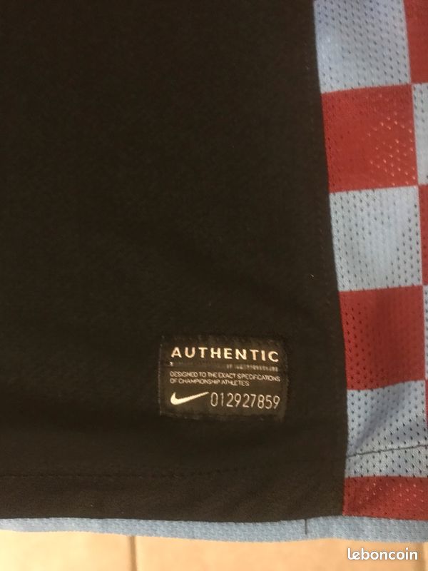 Maillot Aston Villa Premier League noir Nike taille M (image 4)