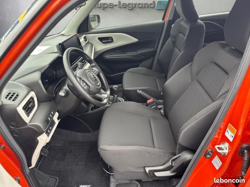 Suzuki Swift 1.2 Hybrid 83ch Avantage (image 24)