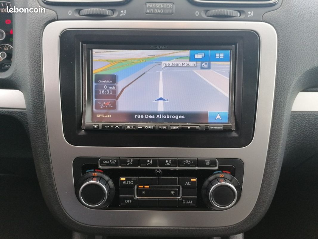VOLKSWAGEN SCIROCCO 2.0 TDI 140 FAP Sportline DSG6 (image 13)