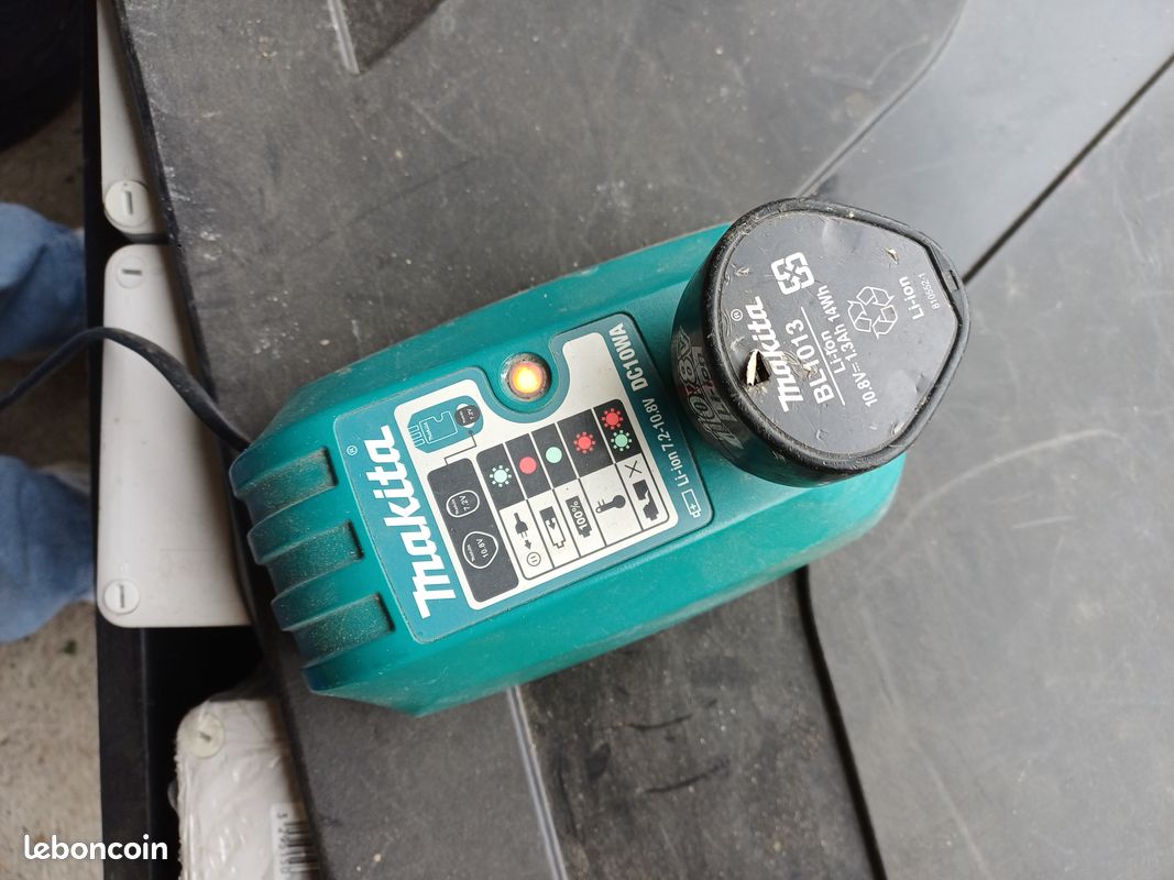 Chargeur avec 1 batterie Makita (image 2)