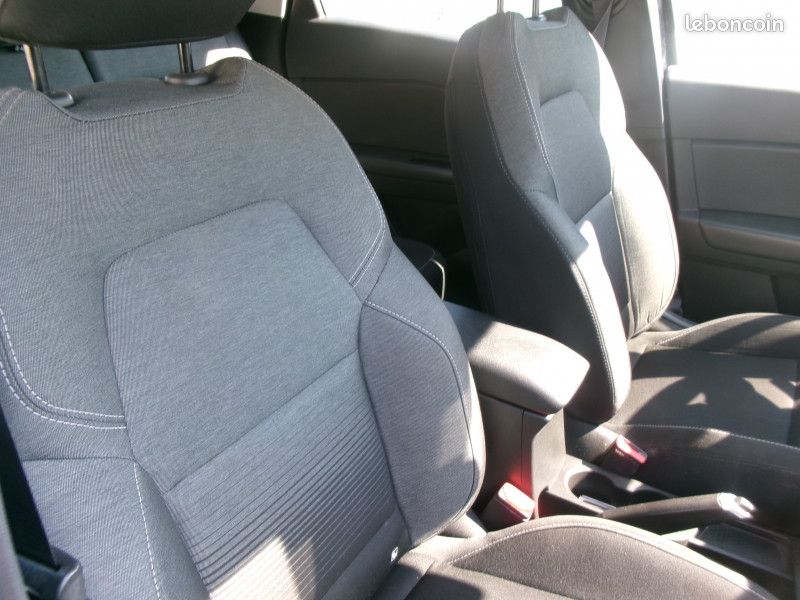 Renault CAPTUR II 1.5 BLUE DCI 115CH BUSINESS (image 15)