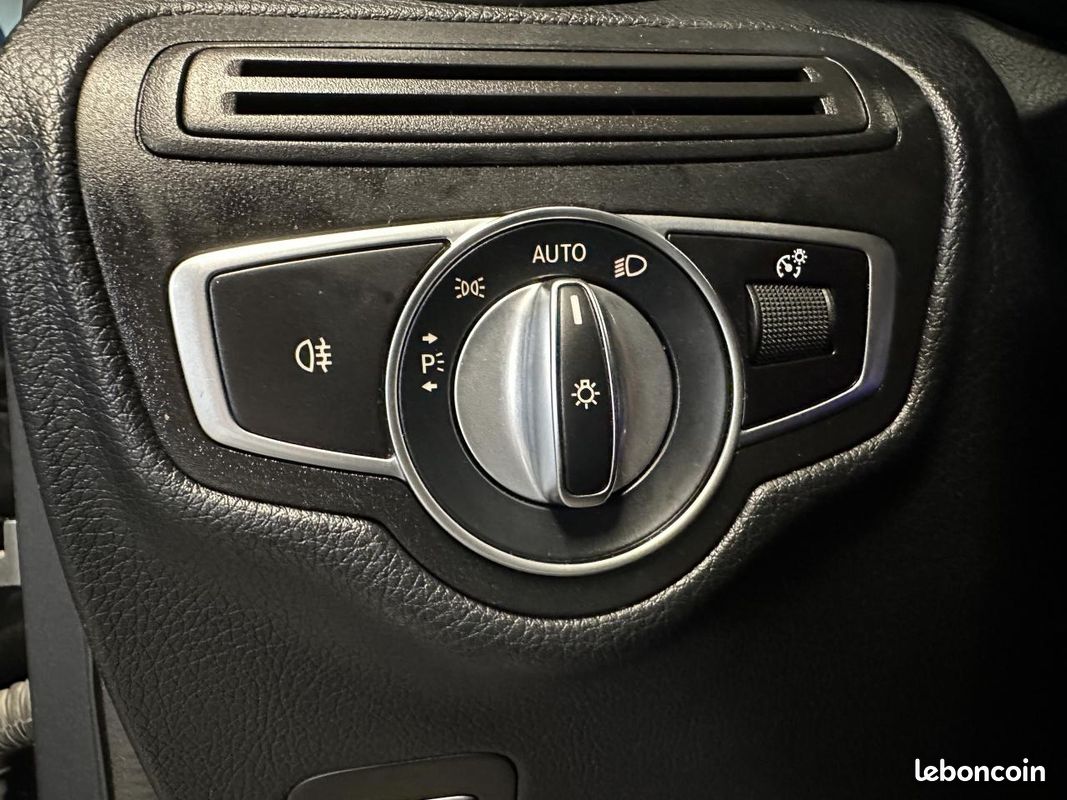 MERCEDES-BENZ GLC COUPE 2.0 300 D 245 AMG LINE 9G-Tronic (image 24)