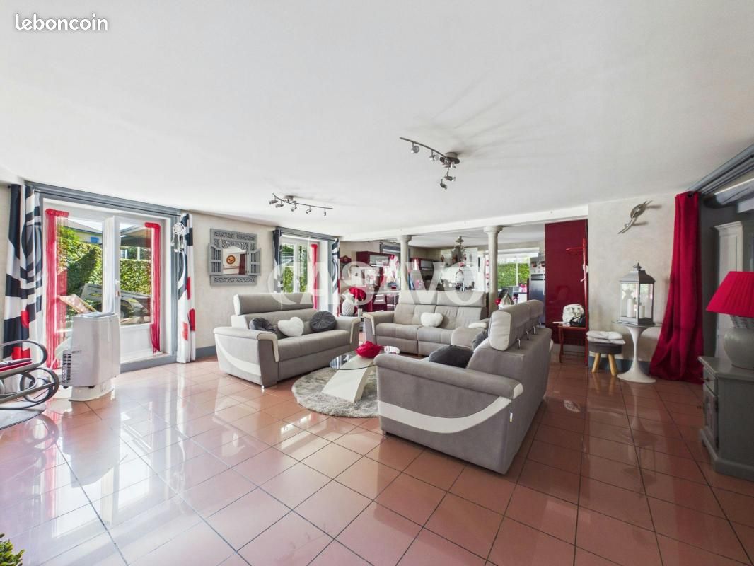 Maison 5 pièces 195 m² · à Givors · 195 m² · 345 000 €