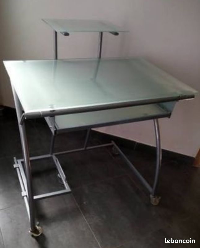 Bureau en verre (image 1)
