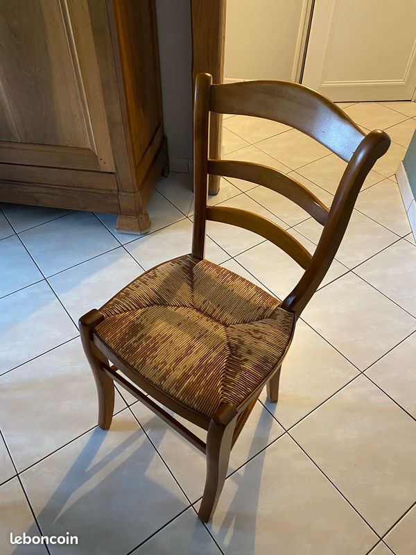 A vendre 4 chaises (image 1)