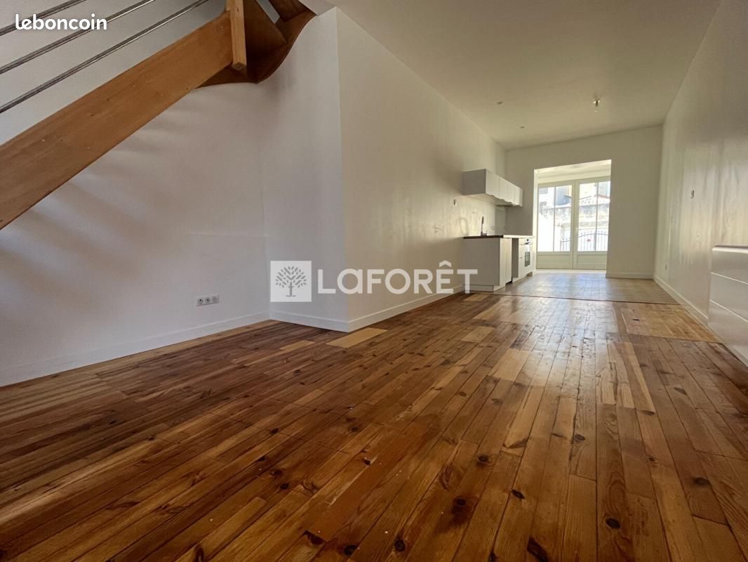 Maison 3 pièces 100 m² · à Cognac · 100 m² · 830 €