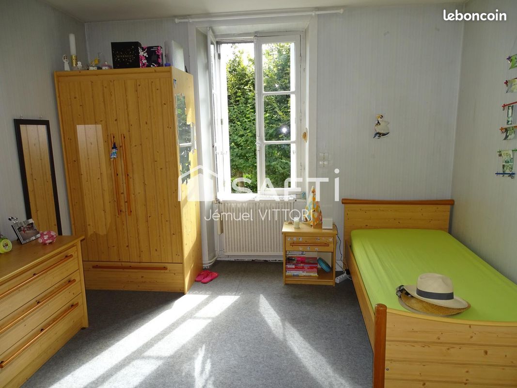Immeuble 202 m² ERNEE (image 9)