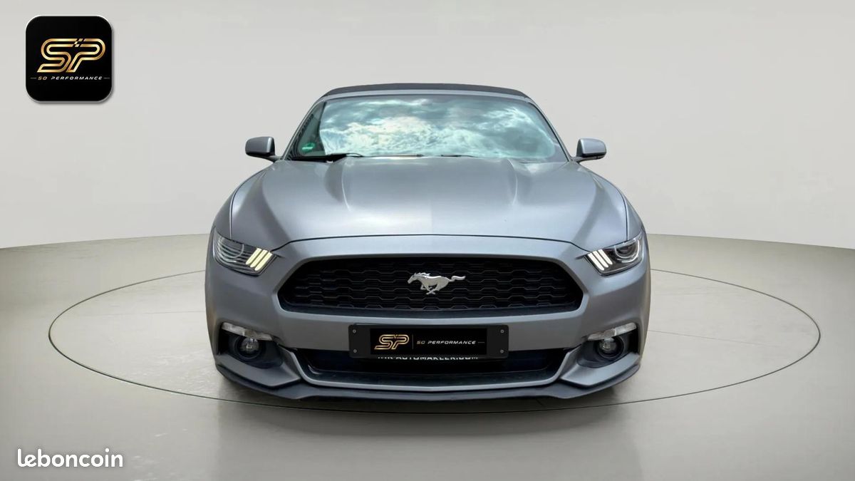 FORD Mustang Cabriolet * 305 ch * BVA * Faible Kilométrage * Caméra * Pack Performance (image 9)