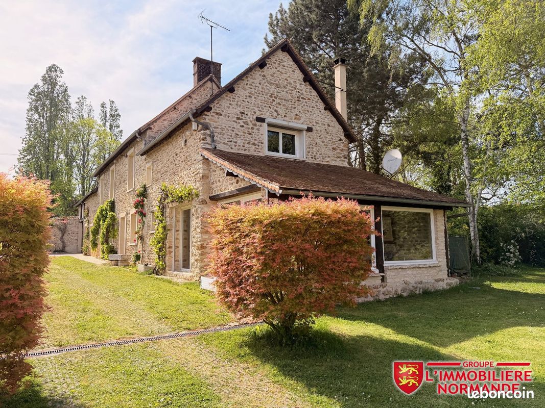 Maison 8 pièces 215 m² · à La Chapelle-Longueville · 215 m² · 499 000 €