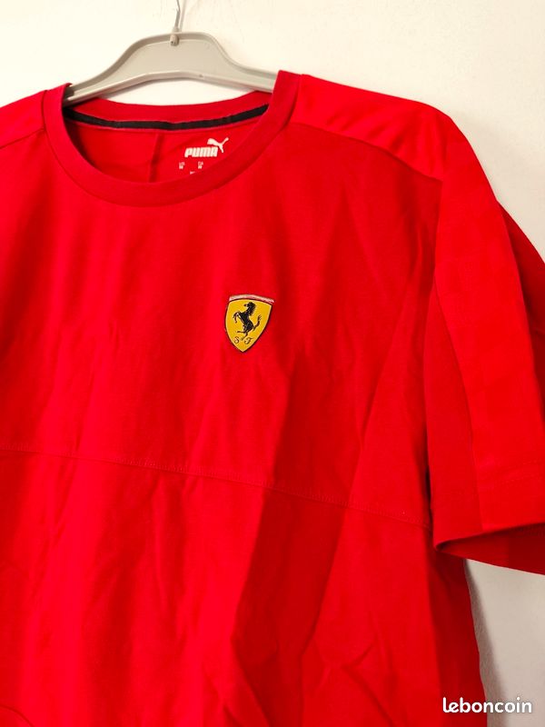 T-shirts rouge Ferrari pour homme