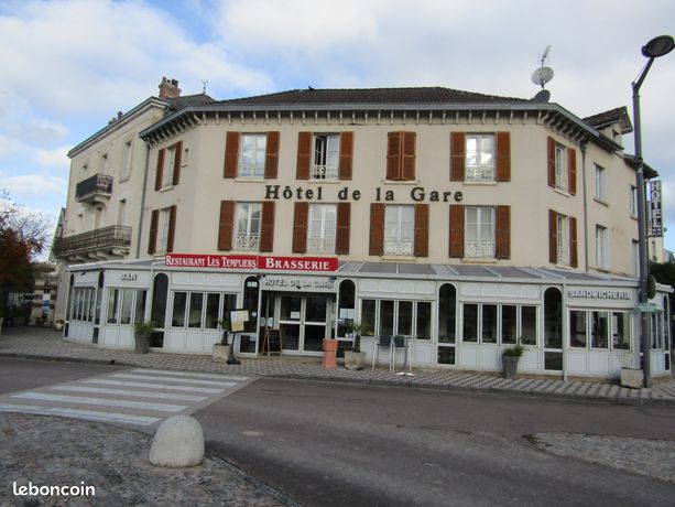 Maison 23 pièces 2000 m²