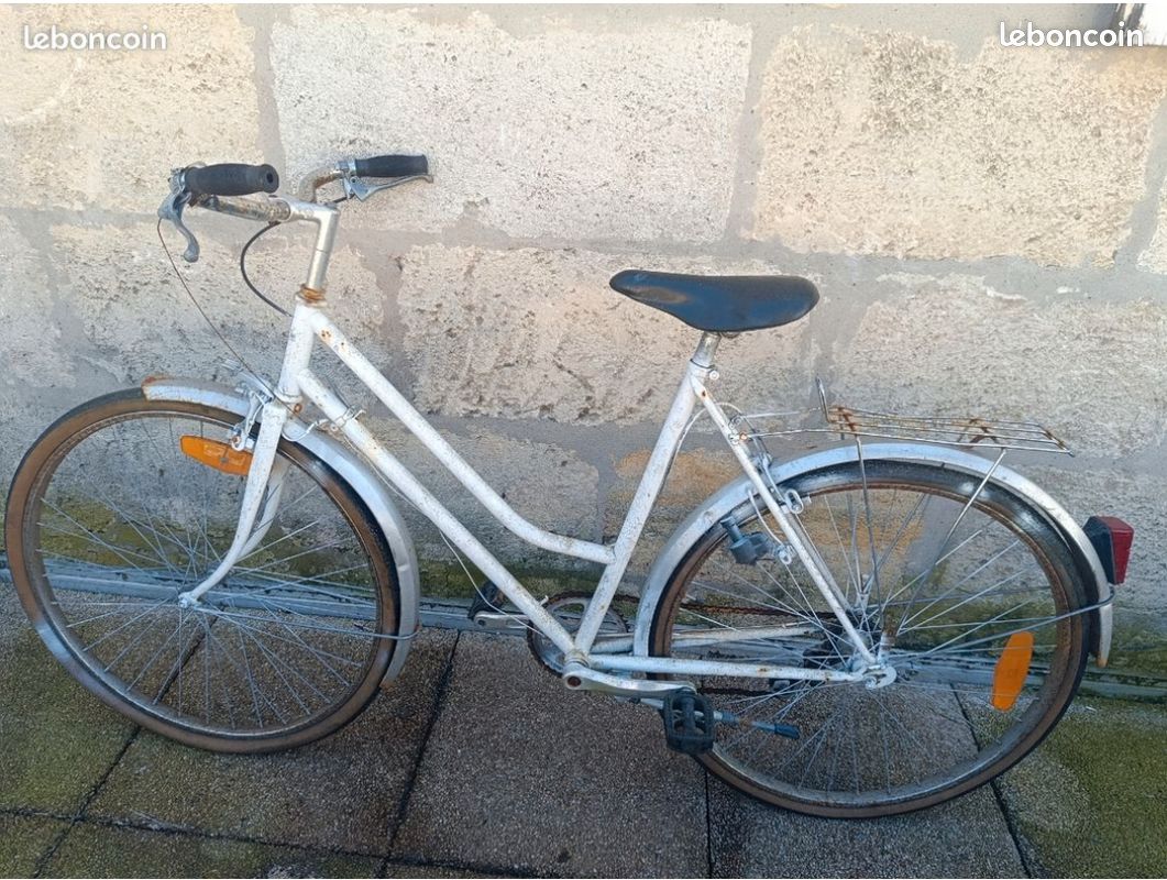 Vélo blanc femme (image 1)