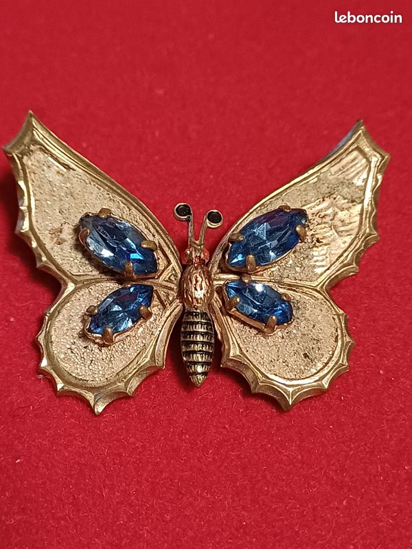 Broche Vintage En Métal Doré - Bijou Ancien Élégant - Accessoire Mode Rétro - Occasion
