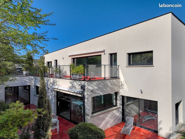 Villa 7 pièces 230 m² — 18