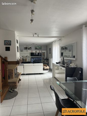 https://img.leboncoin.fr/api/v1/lbcpb1/images/08/2e/d7/082ed7004f293314b494d6a51933ae468977d2ef.jpg?rule=ad-image
