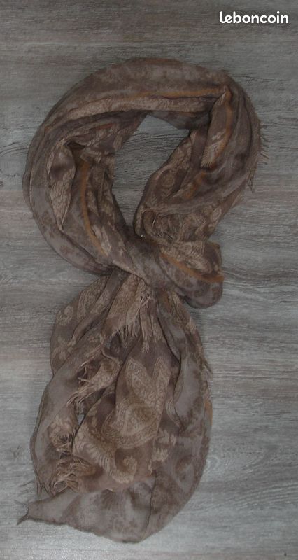 Foulard Femme En Viscose Crème - Neuf Avec étiquettes, Style Léger Et élégant !