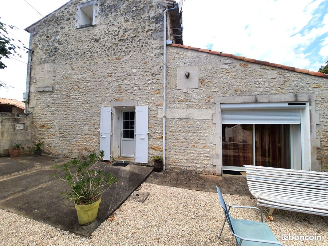 Maison 3 pièces 102 m² · à Le Douhet · 102 m² · 770 €/mois