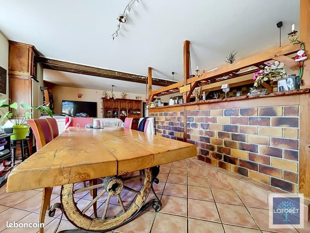 Maison 5 pièces 174 m² · à Baignes-Sainte-Radegonde · 174 m² · 150 000 €