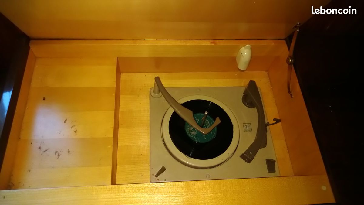 Meuble radio tourne disque (image 2)