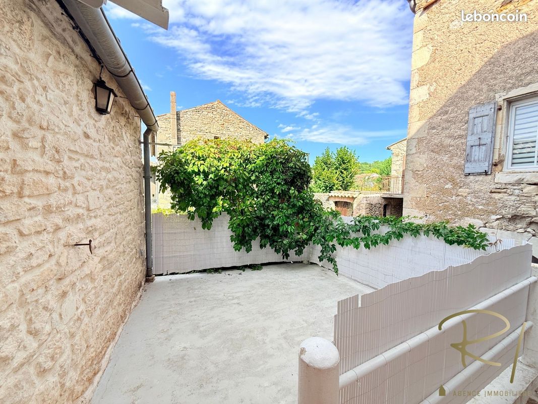 Maison 6 pièces 100 m² · à Saint-Jean-de-Maruéjols-Et-Avéjan · 100 m² · 715 €/mois