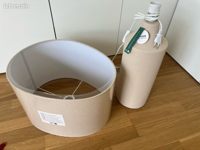⭐️ Sublime lampe en céramique beige haut de gamme et abat-jour en tissu crème de chez Maisons Du Monde (image 1)