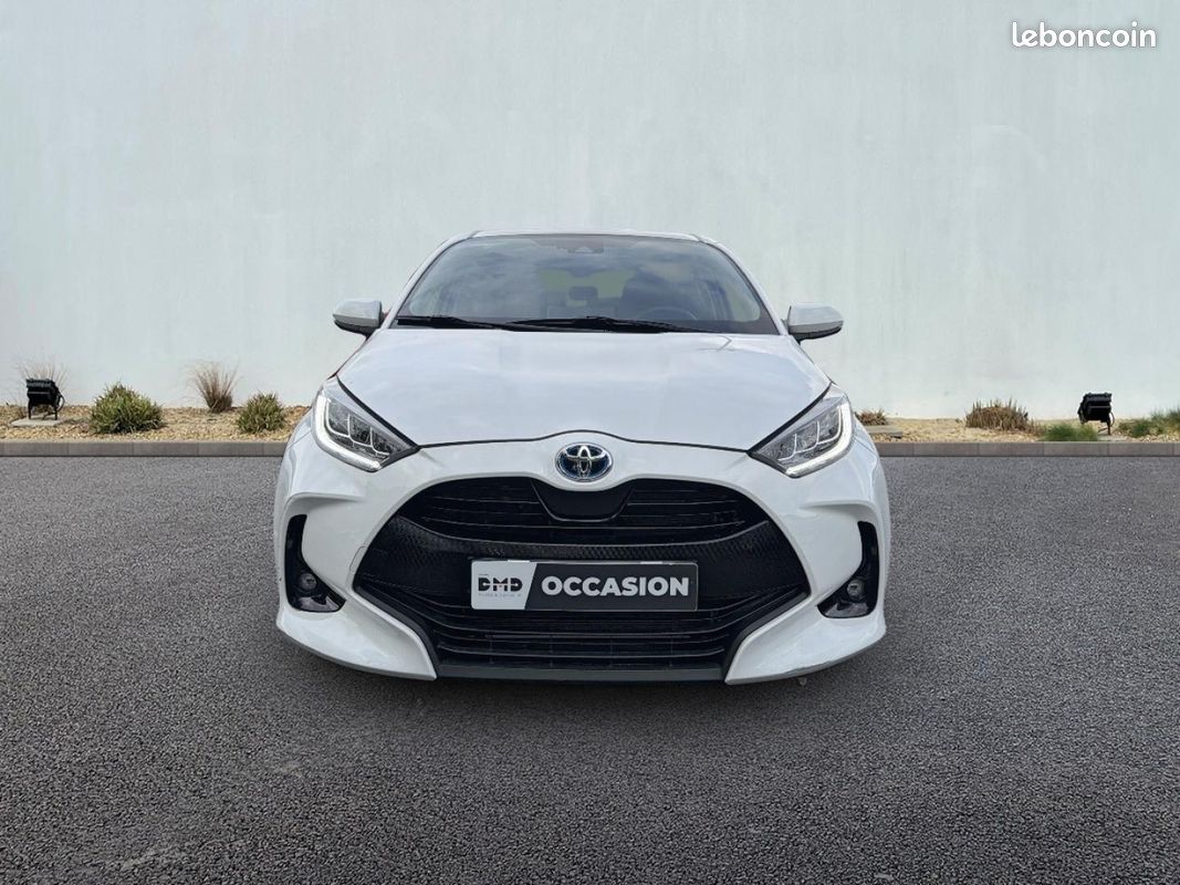 Toyota Yaris 116h Design 5p MY22 (image 4)