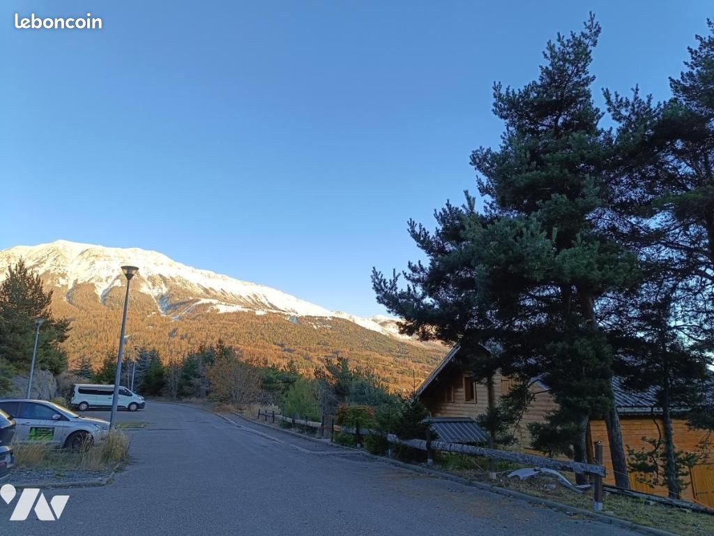 Terrain 766 m² · à Montclar · 766 m² · 75 500 €