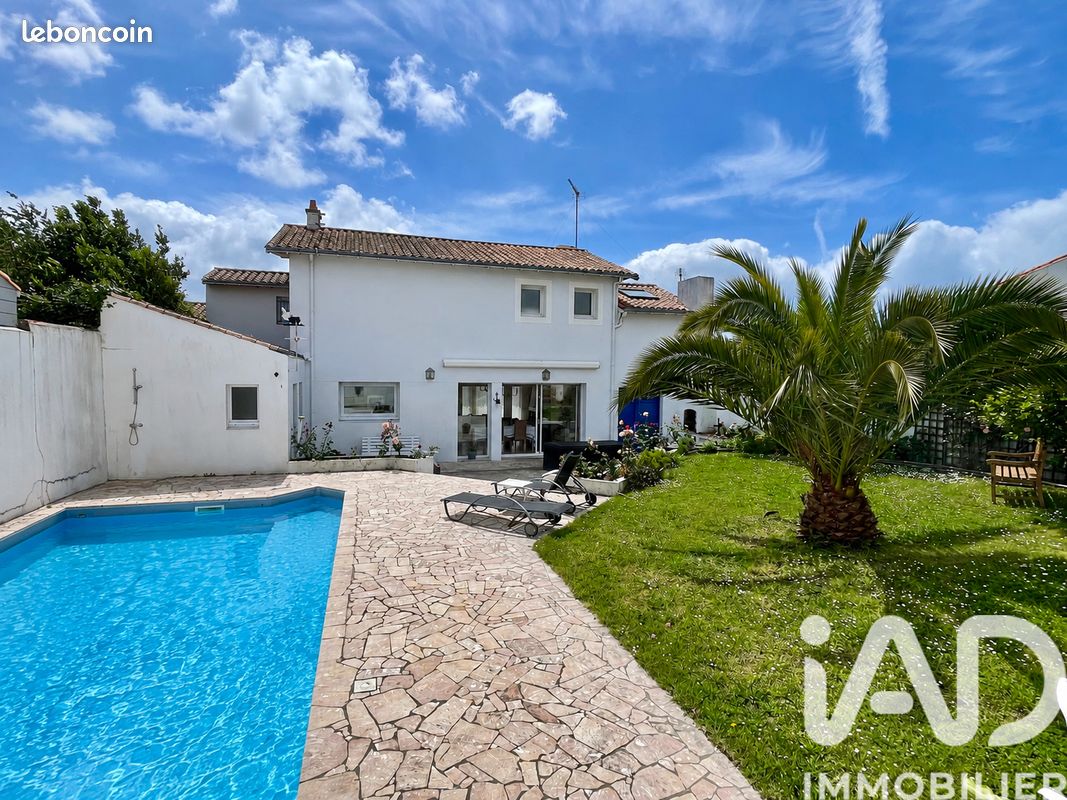 Maison 7 pièces 227 m² · à Saint-Gilles-Croix-de-Vie · 227 m² · 749 000 €