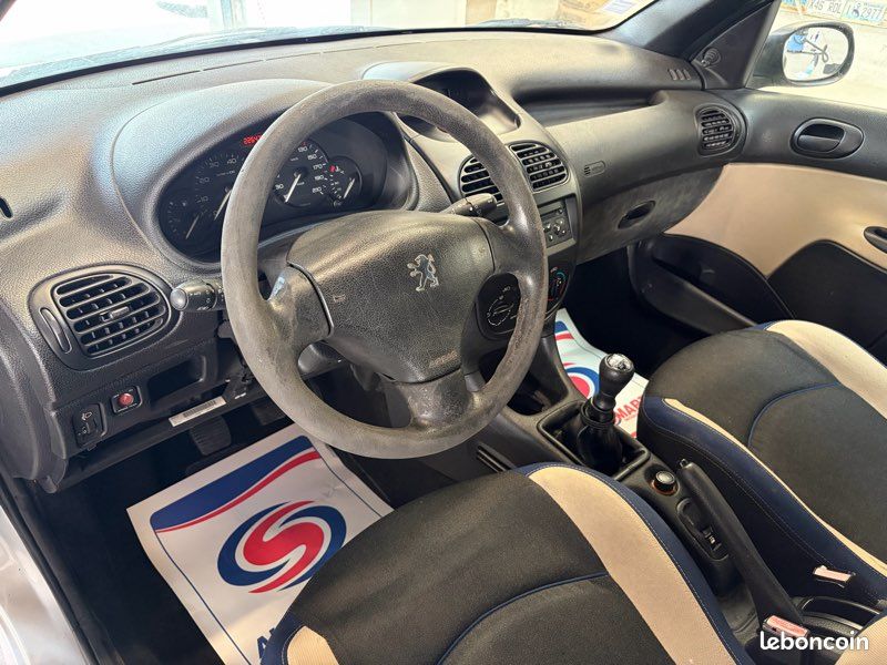 Peugeot 206 1,1i Essence 60 Chvx « Climatisation » (image 3)
