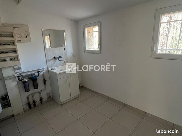 https://img.leboncoin.fr/api/v1/lbcpb1/images/08/38/e9/0838e925e15146be7851493e5b640de6ae8dc798.jpg?rule=ad-image