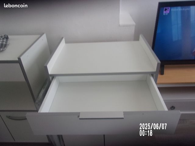 Petit buffet fermé (image 2)