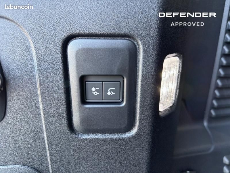 Land-rover Defender 90 3.0 D250 Hard Top X-Dynamic SE (image 24)