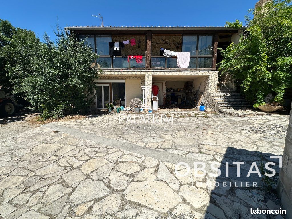 Maison 7 pièces 169 m² · à Saumane · 169 m² · 210 000 €